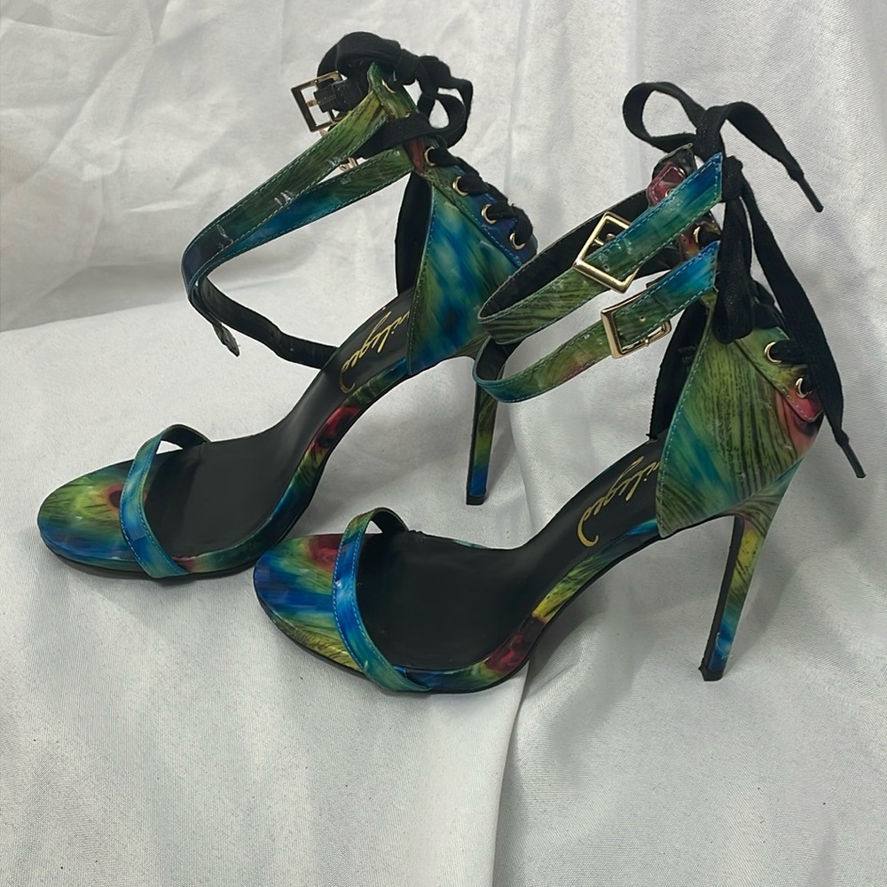 Women’s Size 8.5 heels by Priviliged